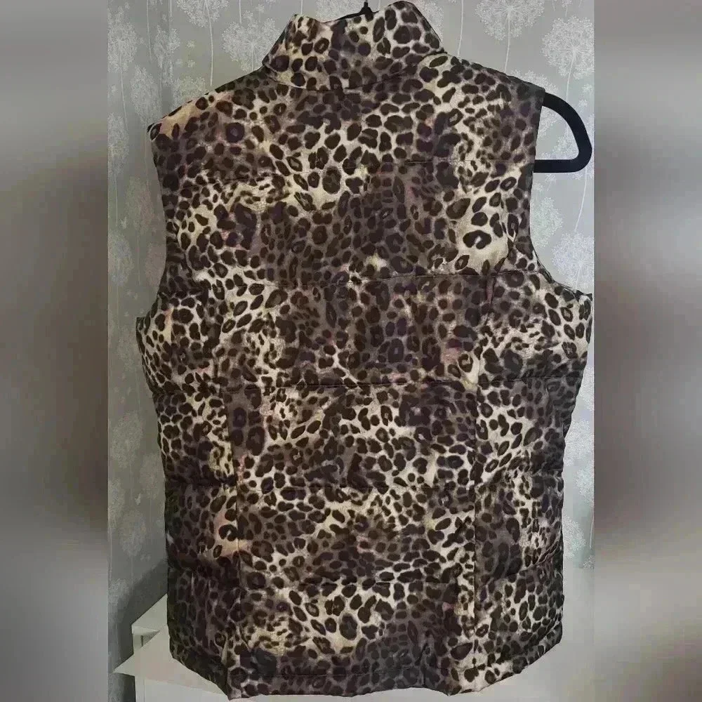 Charter Club large women's leopard print puffer vest - Picture 5 of 6